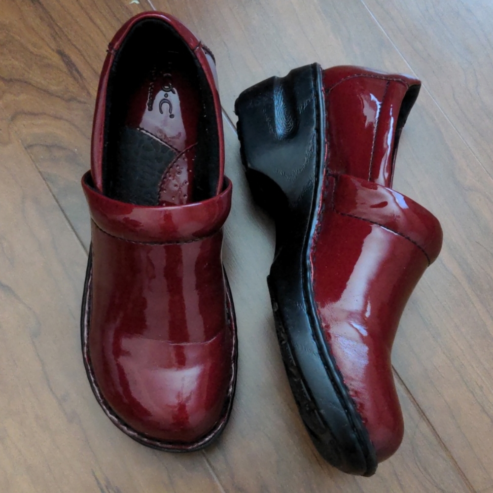b.o.c. born concept red wine clog size 7